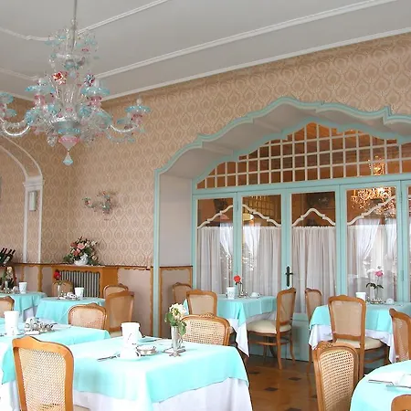 Du Parc فندق 2*