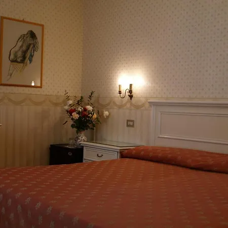 Du Parc فندق 2*
