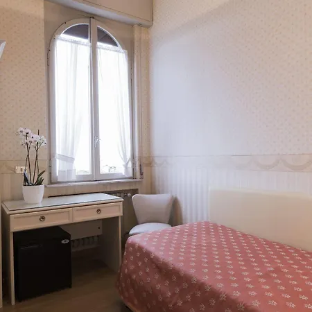 Du Parc فندق 2*